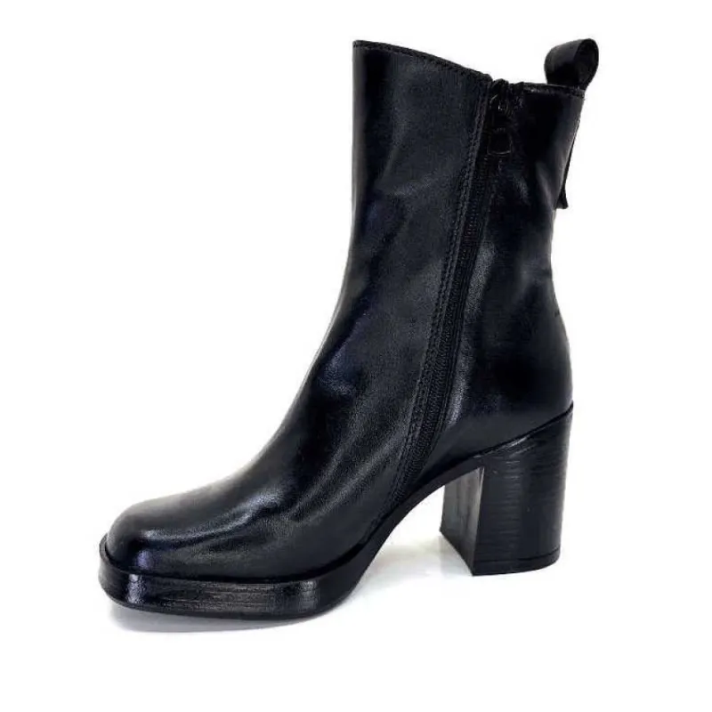 P96212 Cuir Noir*Mjus Clearance