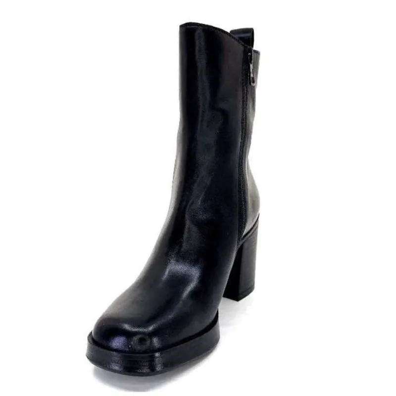 P96212 Cuir Noir*Mjus Clearance