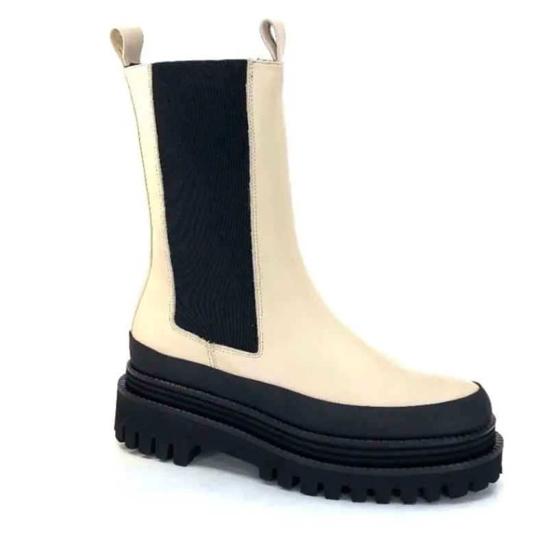 Carmen Cuir Ivory*Paloma Barcelo Hot