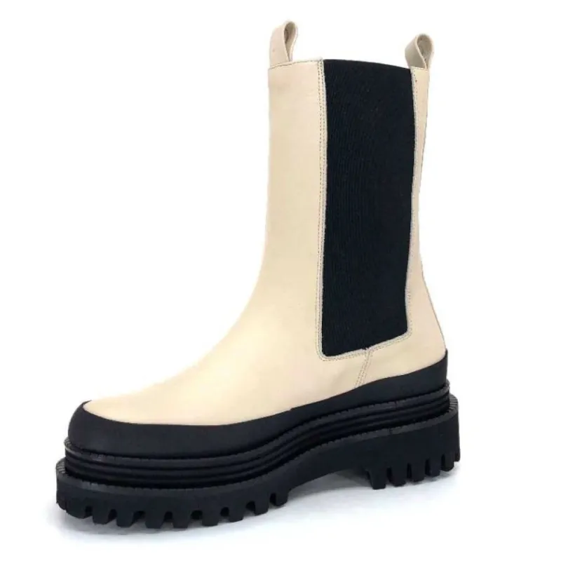 Carmen Cuir Ivory*Paloma Barcelo Hot