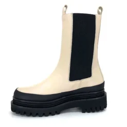 Carmen Cuir Ivory*Paloma Barcelo Hot