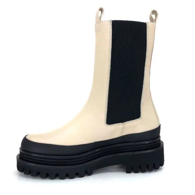 Carmen Cuir Ivory*Paloma Barcelo Hot