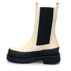 Carmen Cuir Ivory*Paloma Barcelo Hot