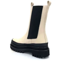 Carmen Cuir Ivory*Paloma Barcelo Hot