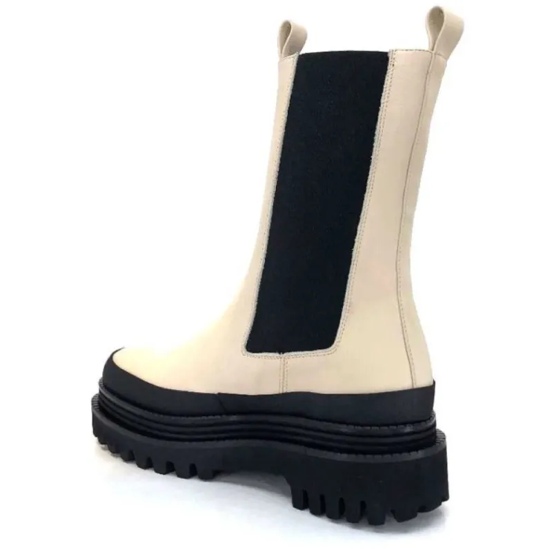 Carmen Cuir Ivory*Paloma Barcelo Hot