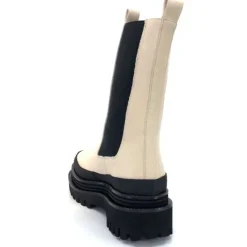 Carmen Cuir Ivory*Paloma Barcelo Hot