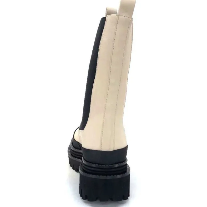 Carmen Cuir Ivory*Paloma Barcelo Hot