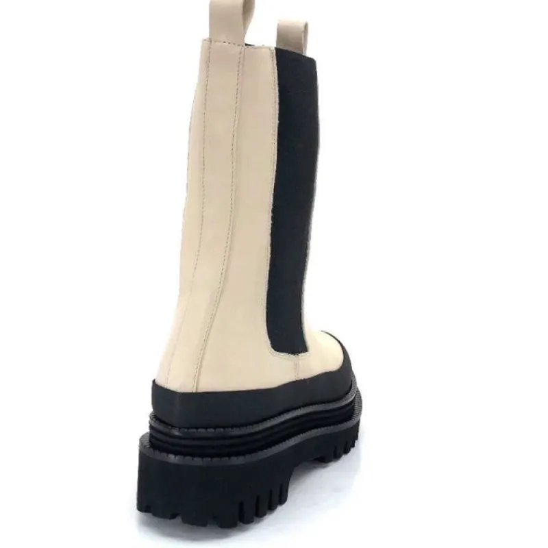 Carmen Cuir Ivory*Paloma Barcelo Hot