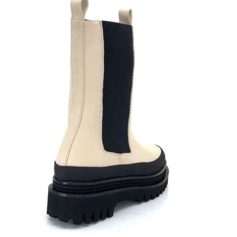 Carmen Cuir Ivory*Paloma Barcelo Hot