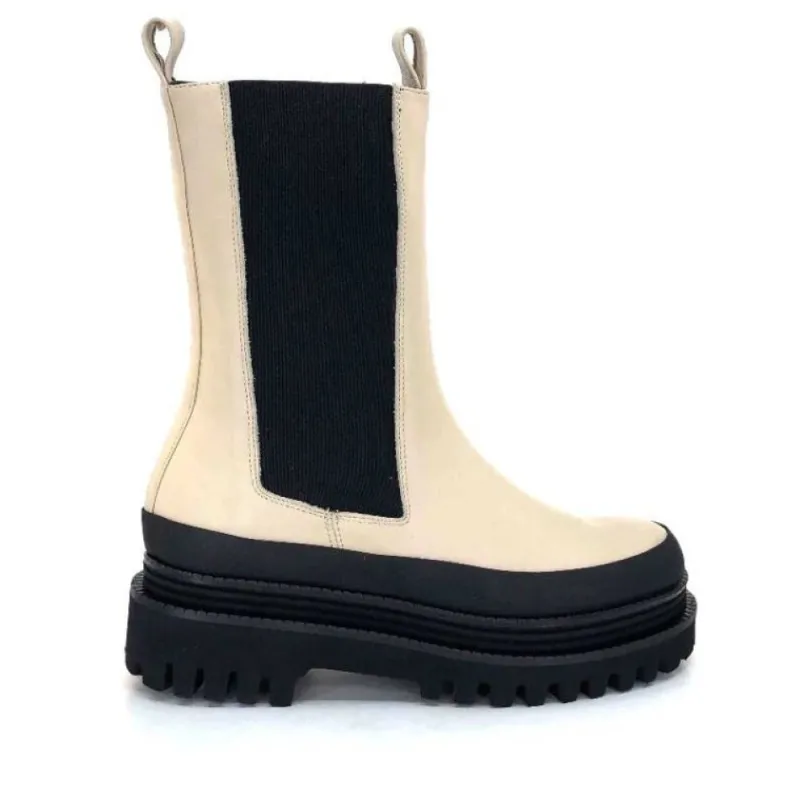 Carmen Cuir Ivory*Paloma Barcelo Hot