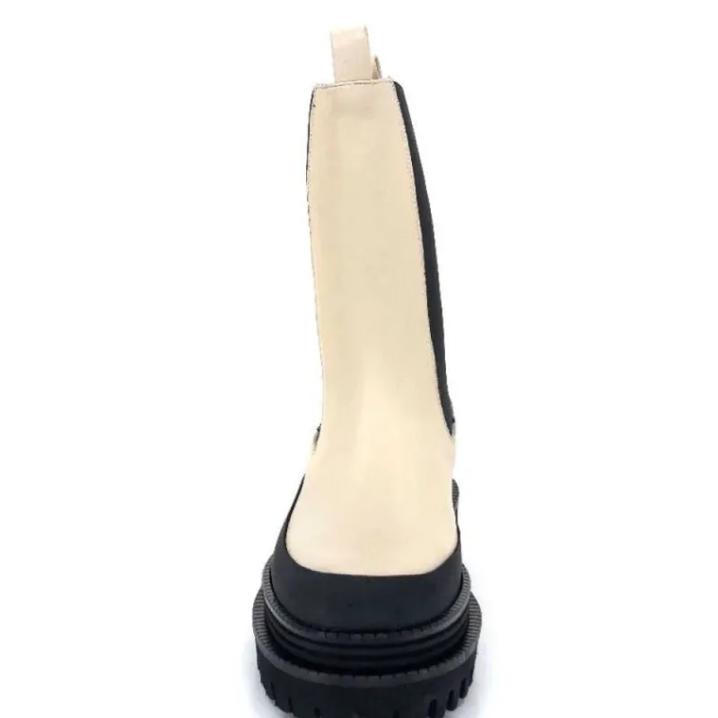 Carmen Cuir Ivory*Paloma Barcelo Hot