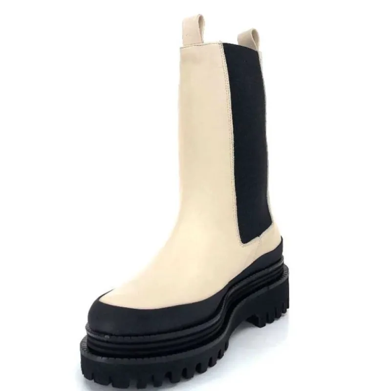 Carmen Cuir Ivory*Paloma Barcelo Hot