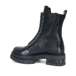 9006 Cuir Noir*The Seller