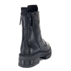 9006 Cuir Noir*The Seller